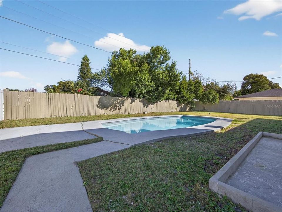 For Sale: $535,000 (4 beds, 2 baths, 1776 Square Feet)