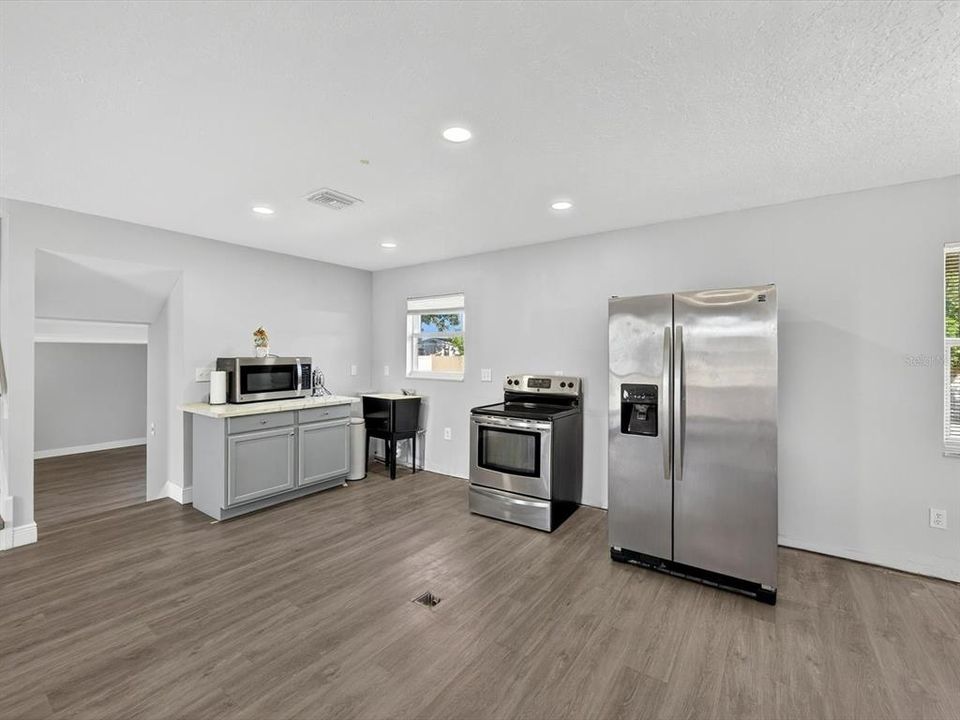 For Sale: $535,000 (4 beds, 2 baths, 1776 Square Feet)