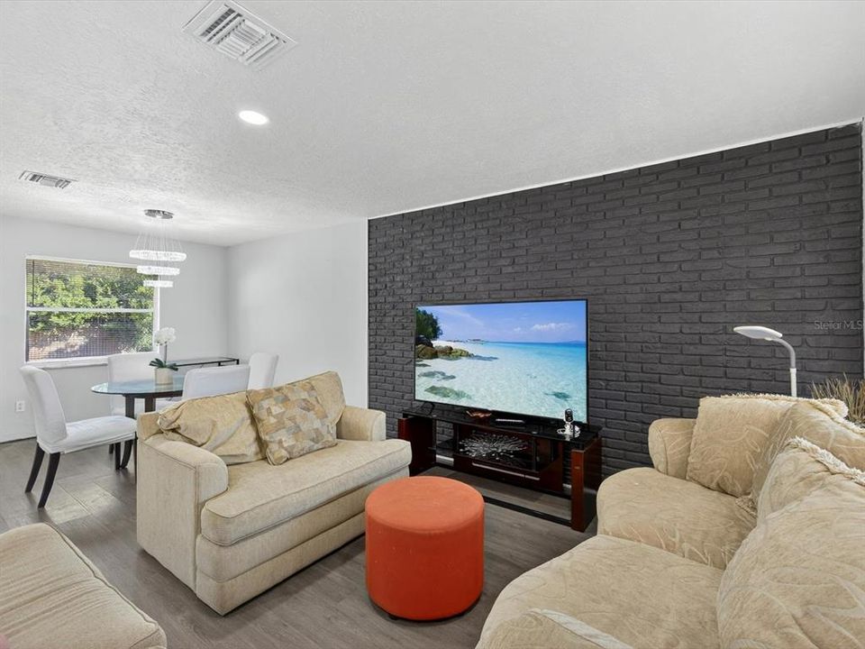 For Sale: $535,000 (4 beds, 2 baths, 1776 Square Feet)