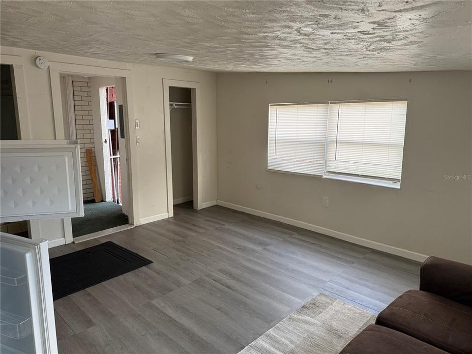 待售: $370,000 (3 贝兹, 3 浴室, 685 平方英尺)