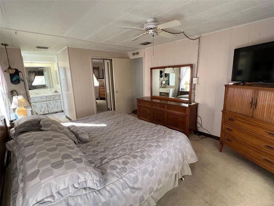 For Sale: $104,500 (2 beds, 2 baths, 1344 Square Feet)