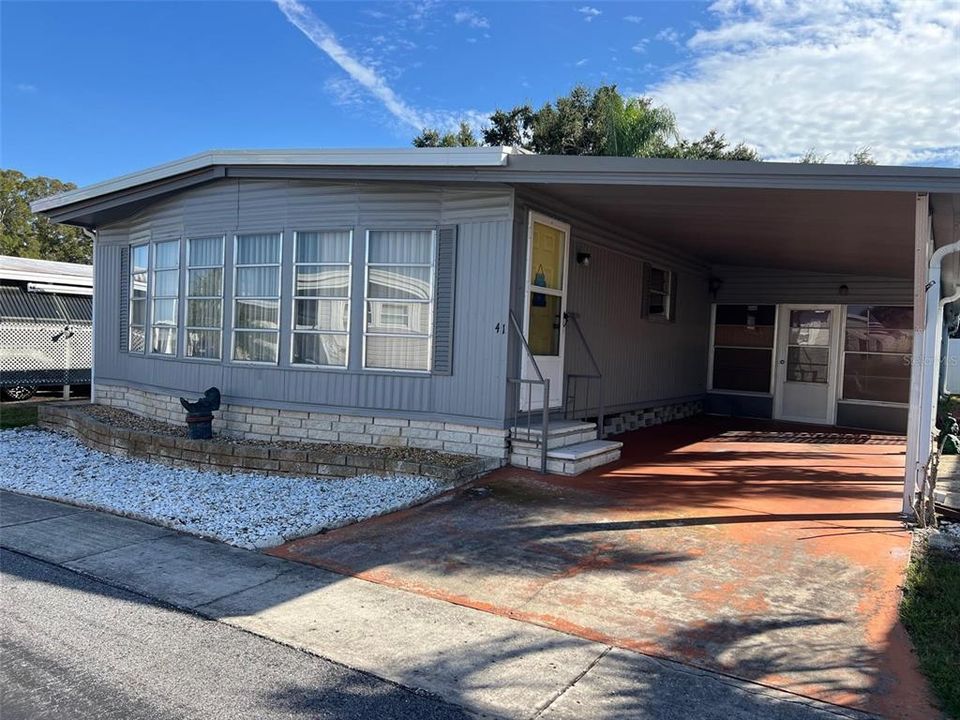 For Sale: $104,500 (2 beds, 2 baths, 1344 Square Feet)