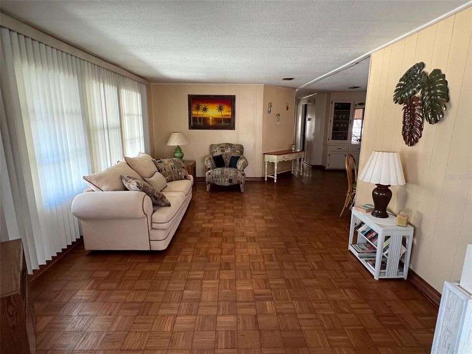 For Sale: $104,500 (2 beds, 2 baths, 1344 Square Feet)