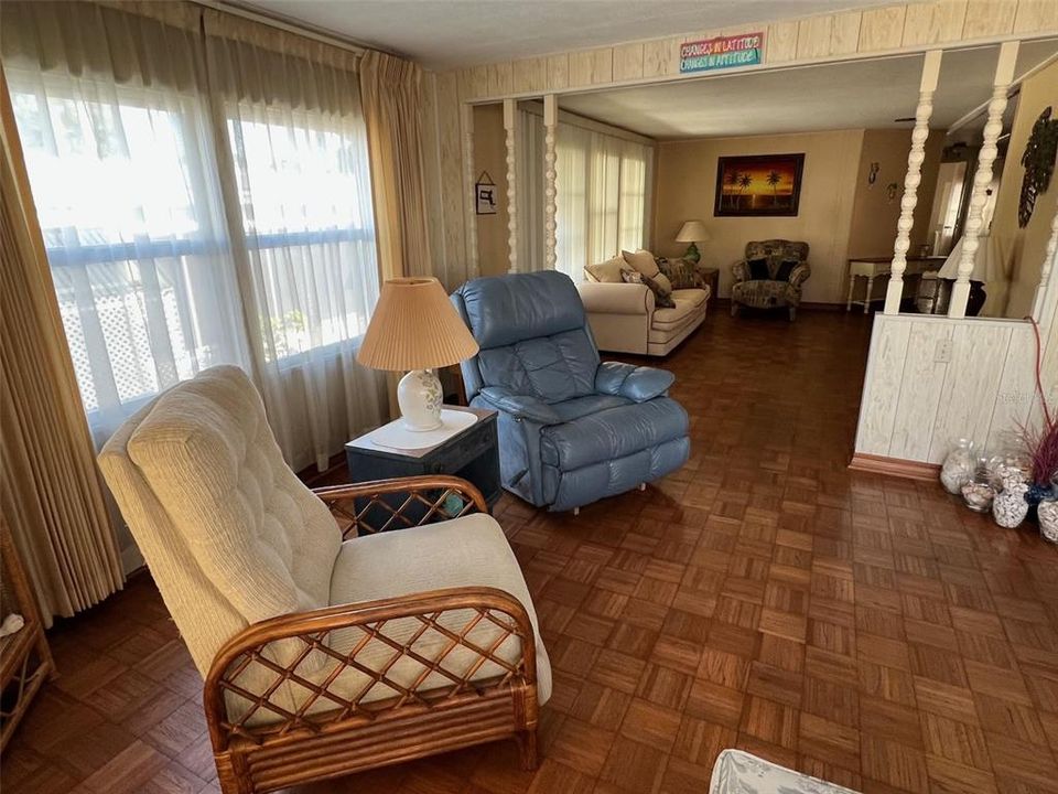 For Sale: $104,500 (2 beds, 2 baths, 1344 Square Feet)