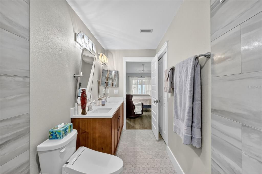 For Sale: $449,000 (4 beds, 2 baths, 1564 Square Feet)