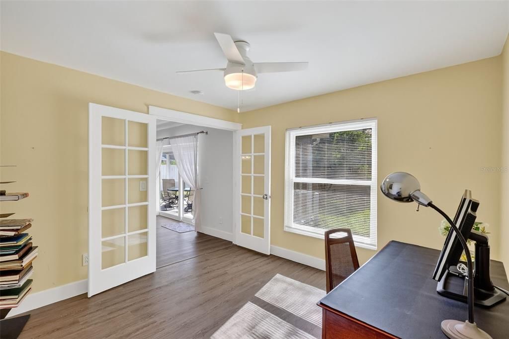 For Sale: $449,000 (4 beds, 2 baths, 1564 Square Feet)