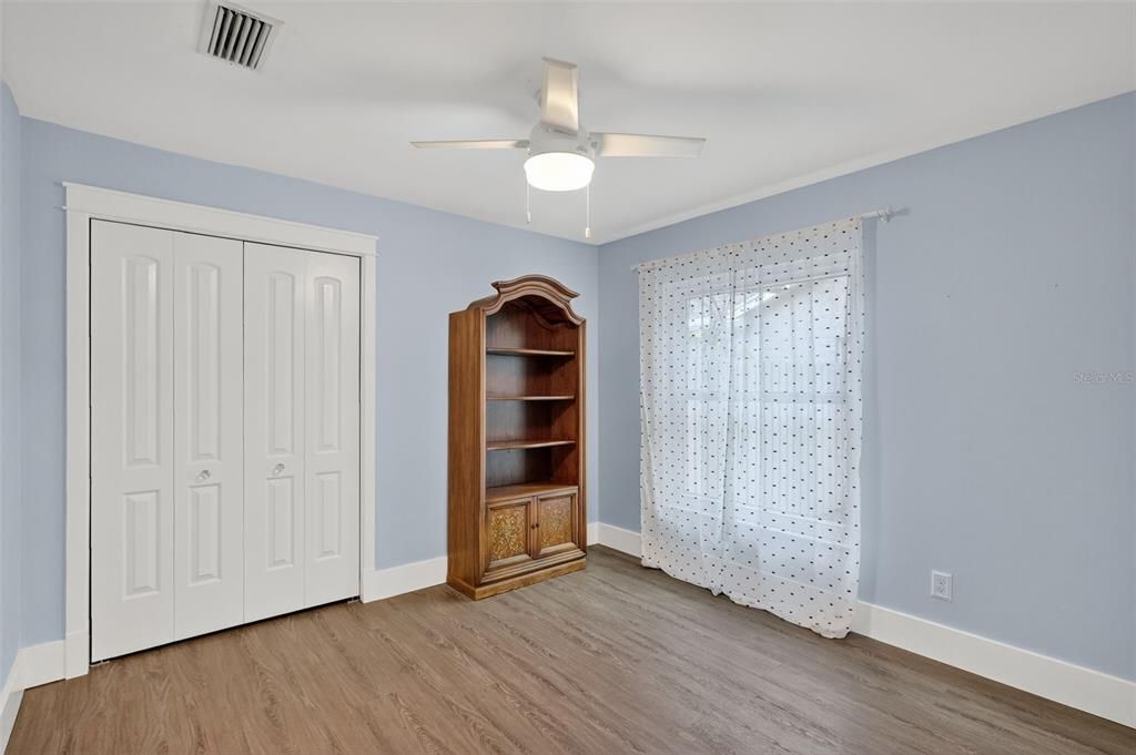 For Sale: $449,000 (4 beds, 2 baths, 1564 Square Feet)