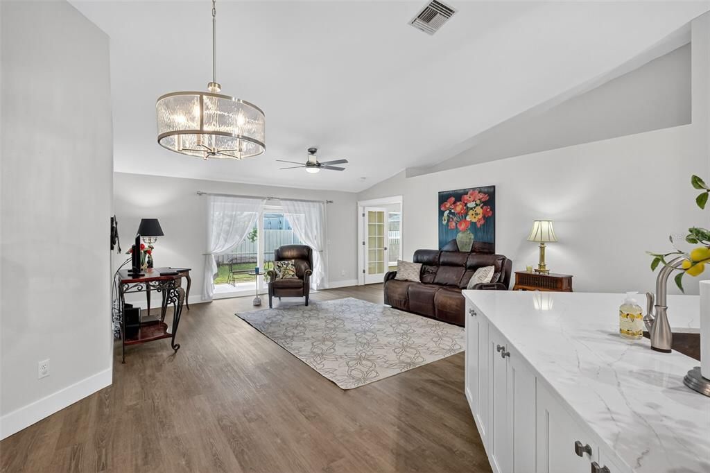 For Sale: $449,000 (4 beds, 2 baths, 1564 Square Feet)