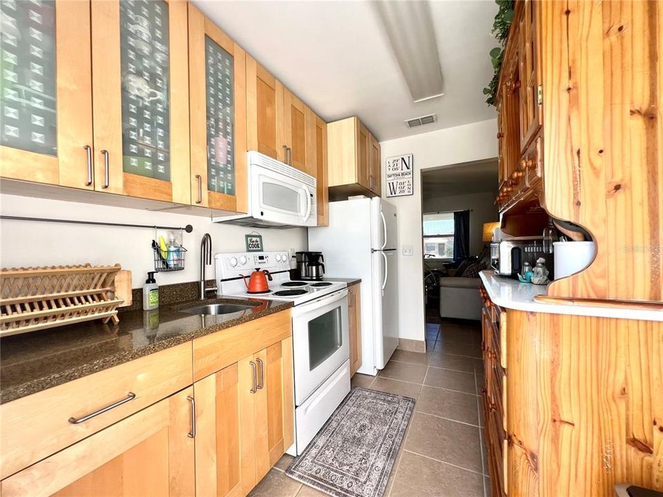 В аренду: $1,450 (2 спален, 1 ванн, 675 Квадратных фут)