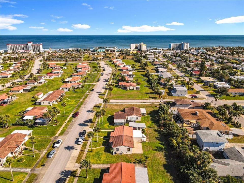 В аренду: $1,450 (2 спален, 1 ванн, 675 Квадратных фут)