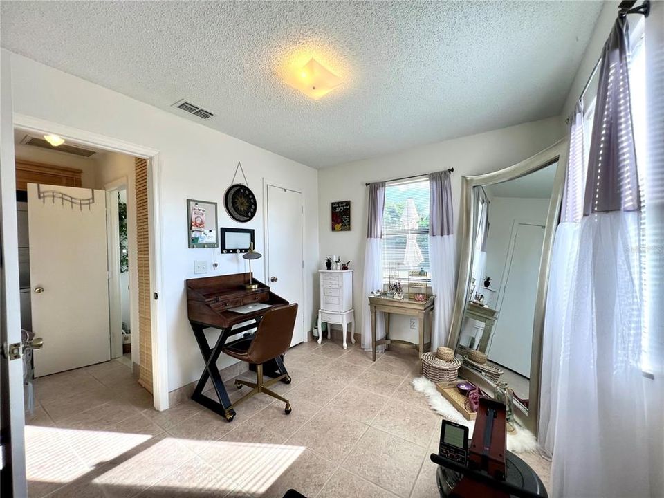 В аренду: $1,450 (2 спален, 1 ванн, 675 Квадратных фут)