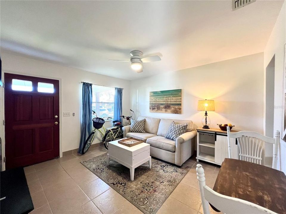 В аренду: $1,450 (2 спален, 1 ванн, 675 Квадратных фут)