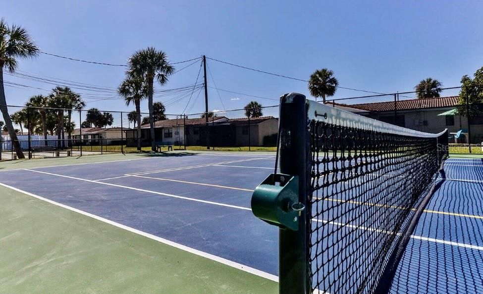 В аренду: $1,450 (2 спален, 1 ванн, 675 Квадратных фут)