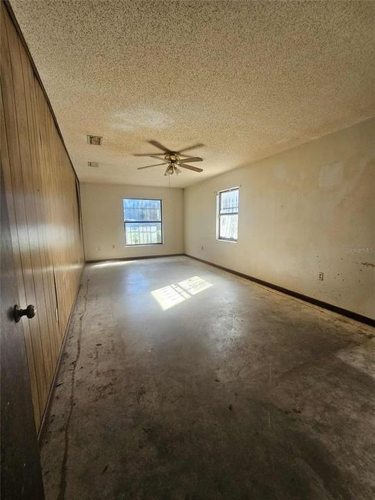 На продажу: $117,005 (3 спален, 2 ванн, 1571 Квадратных фут)