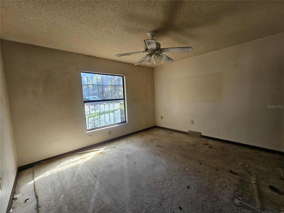 На продажу: $117,005 (3 спален, 2 ванн, 1571 Квадратных фут)