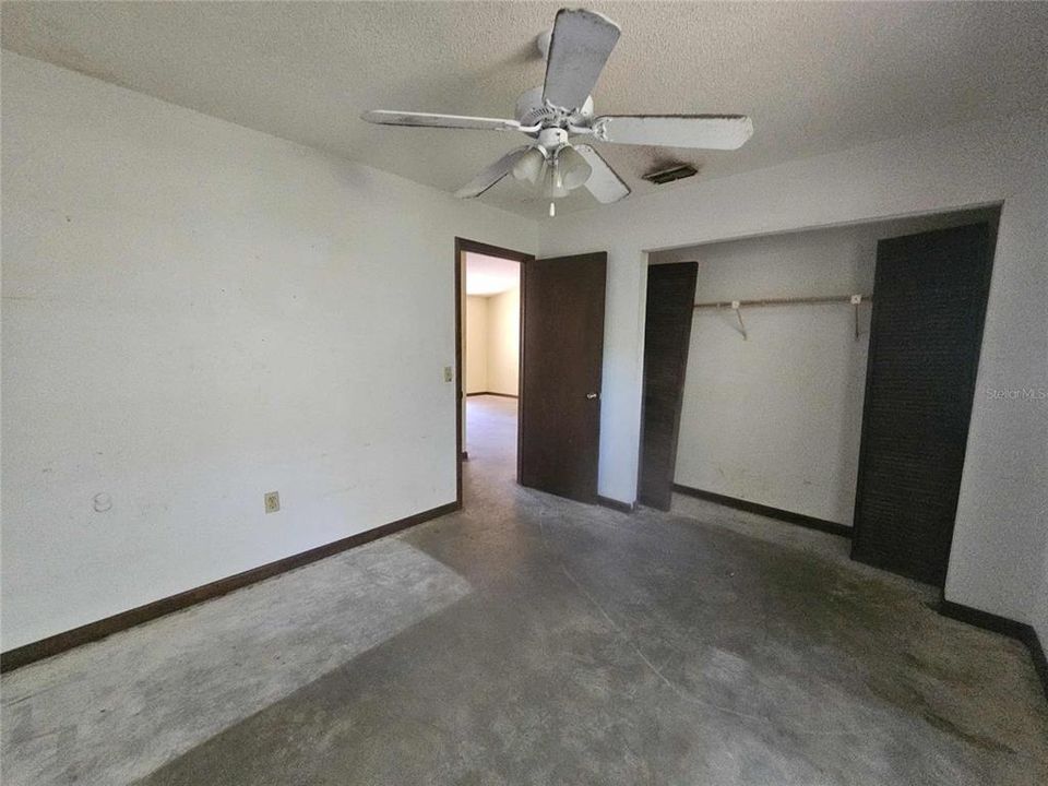 На продажу: $117,005 (3 спален, 2 ванн, 1571 Квадратных фут)