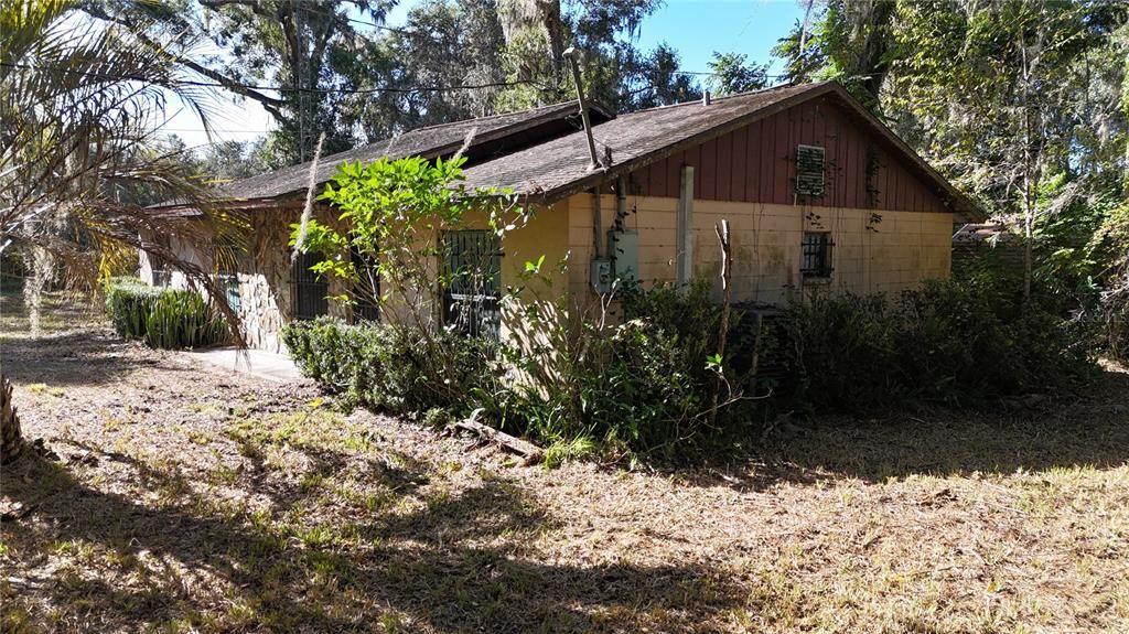 На продажу: $117,005 (3 спален, 2 ванн, 1571 Квадратных фут)