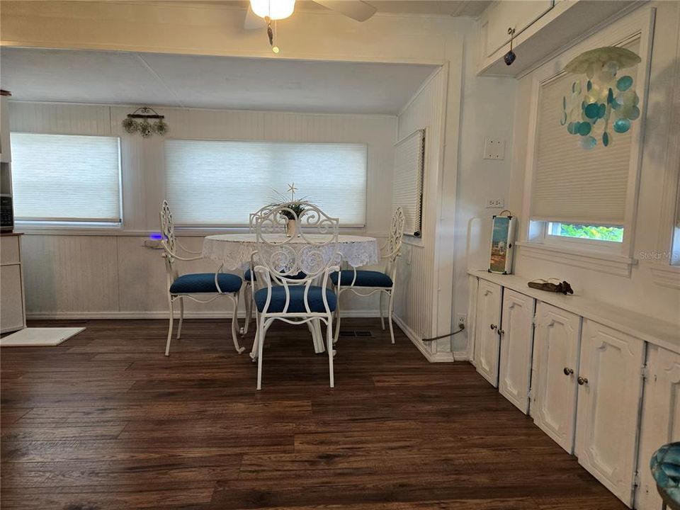 For Sale: $86,000 (2 beds, 1 baths, 360 Square Feet)