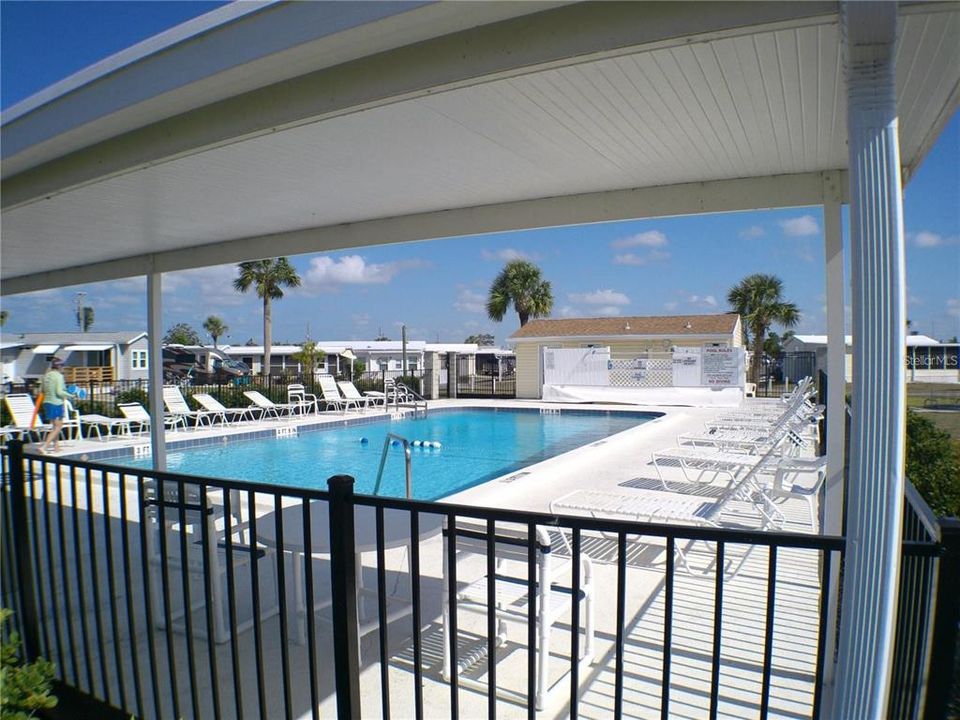 For Sale: $86,000 (2 beds, 1 baths, 360 Square Feet)