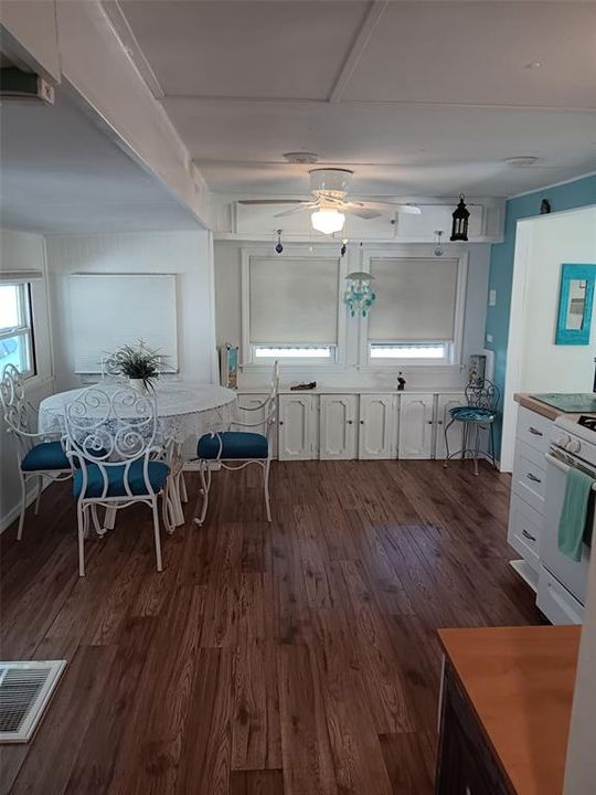 For Sale: $86,000 (2 beds, 1 baths, 360 Square Feet)