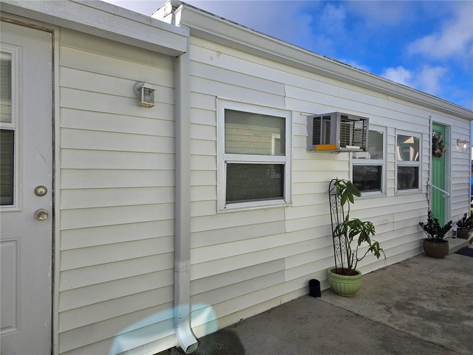 For Sale: $86,000 (2 beds, 1 baths, 360 Square Feet)