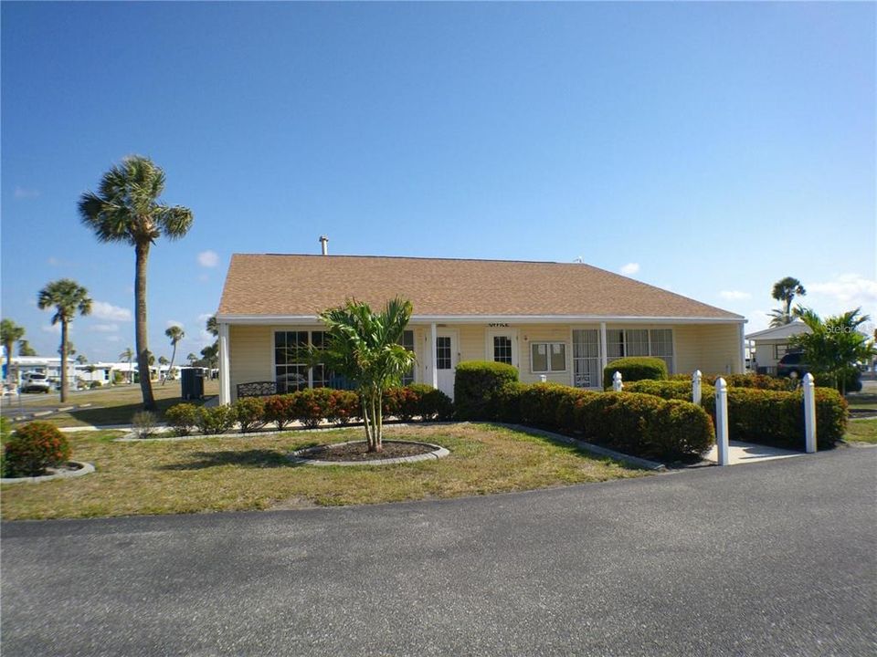 For Sale: $86,000 (2 beds, 1 baths, 360 Square Feet)