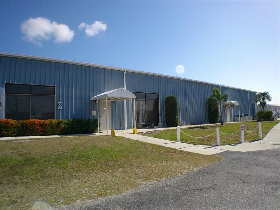 For Sale: $86,000 (2 beds, 1 baths, 360 Square Feet)