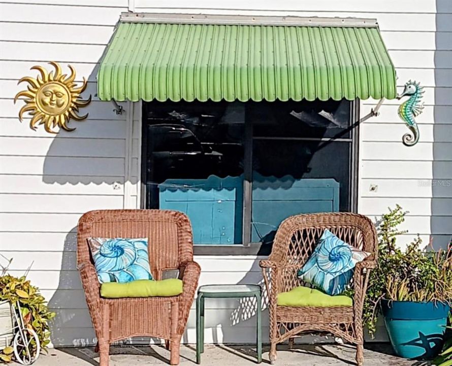 For Sale: $86,000 (2 beds, 1 baths, 360 Square Feet)