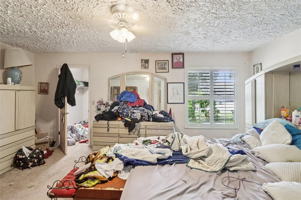 For Sale: $300,000 (3 beds, 2 baths, 2107 Square Feet)