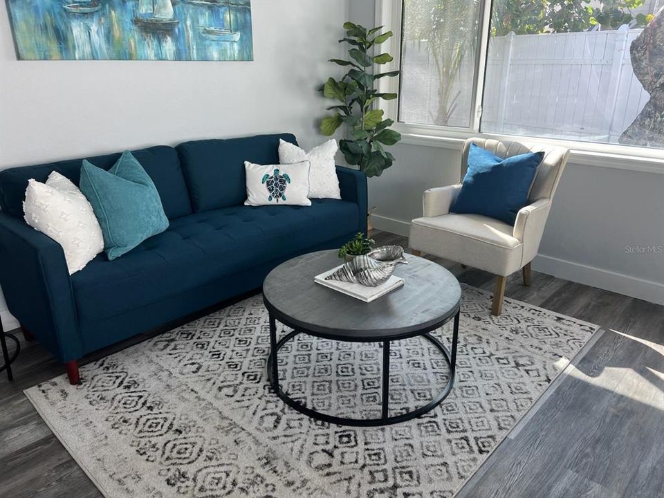 Active With Contract: $325,000 (4 beds, 0 baths, 1352 Square Feet)