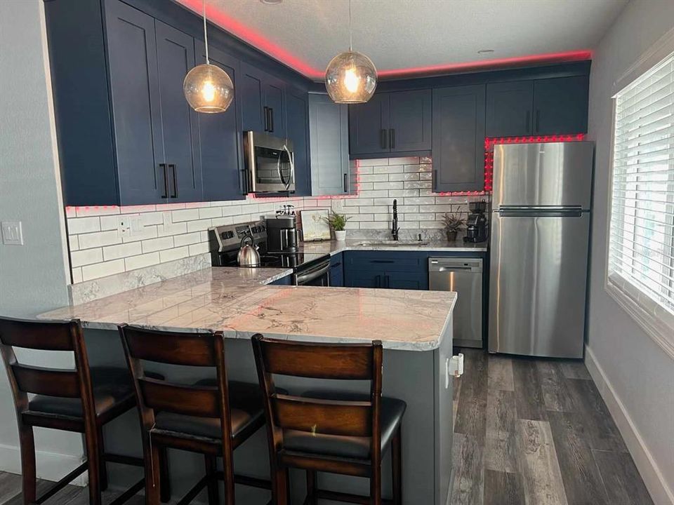 Active With Contract: $325,000 (4 beds, 0 baths, 1352 Square Feet)