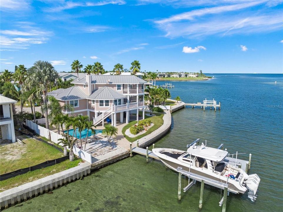 Active With Contract: $3,500,000 (3 beds, 2 baths, 2436 Square Feet)