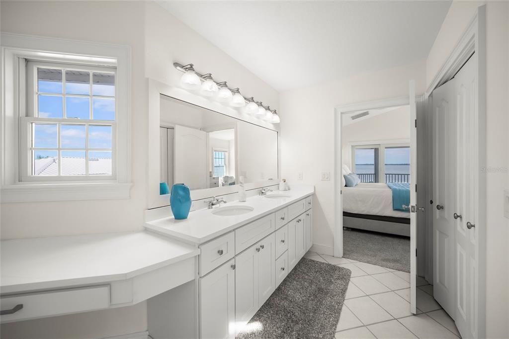 Active With Contract: $3,500,000 (3 beds, 2 baths, 2436 Square Feet)