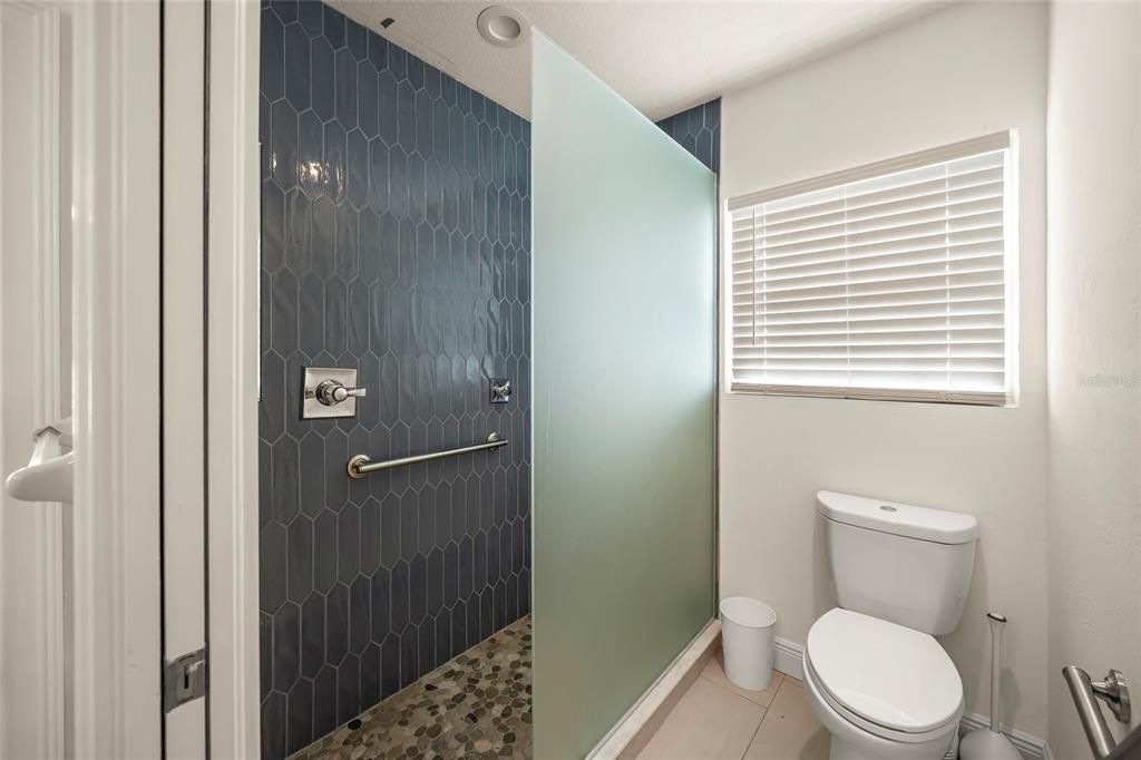 Active With Contract: $3,500,000 (3 beds, 2 baths, 2436 Square Feet)