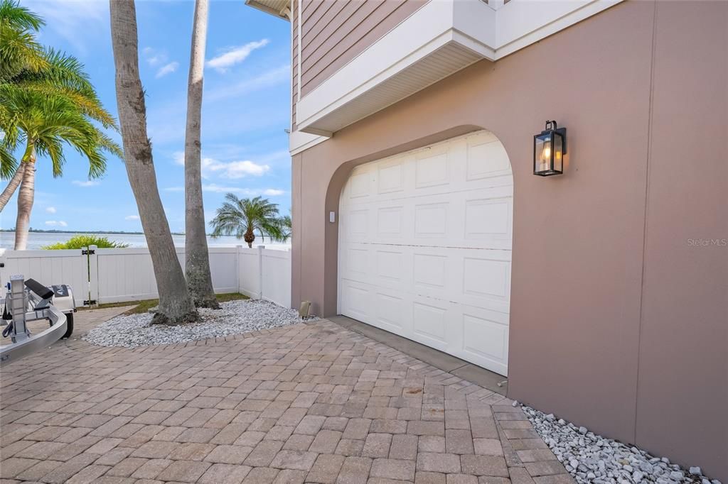 Active With Contract: $3,500,000 (3 beds, 2 baths, 2436 Square Feet)