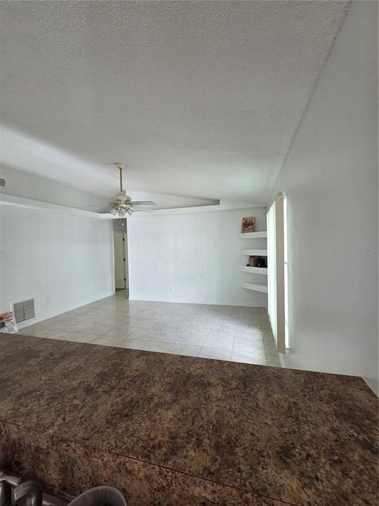 待售: $350,000 (3 贝兹, 2 浴室, 1146 平方英尺)