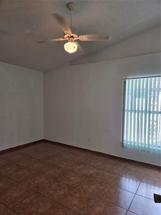 待售: $350,000 (3 贝兹, 2 浴室, 1146 平方英尺)