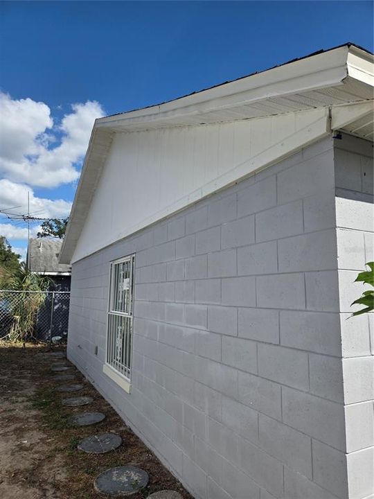 待售: $350,000 (3 贝兹, 2 浴室, 1146 平方英尺)