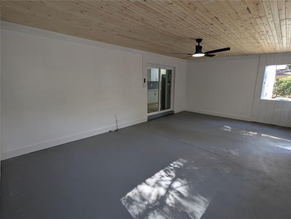 待售: $300,000 (4 贝兹, 2 浴室, 1394 平方英尺)