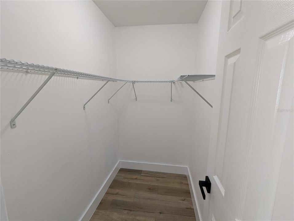 待售: $300,000 (4 贝兹, 2 浴室, 1394 平方英尺)