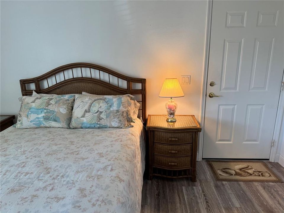 Active With Contract: $314,750 (2 beds, 2 baths, 1722 Square Feet)