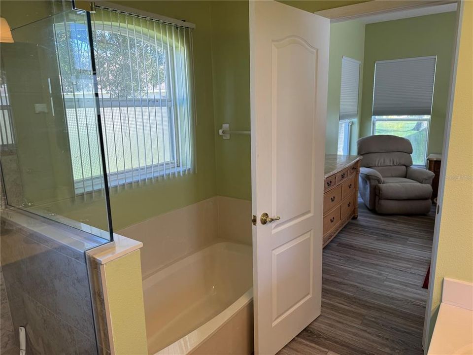 Active With Contract: $314,750 (2 beds, 2 baths, 1722 Square Feet)