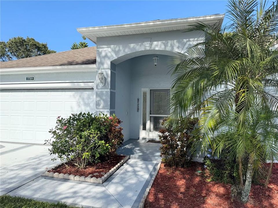 Active With Contract: $314,750 (2 beds, 2 baths, 1722 Square Feet)