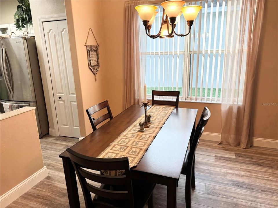 Active With Contract: $314,750 (2 beds, 2 baths, 1722 Square Feet)