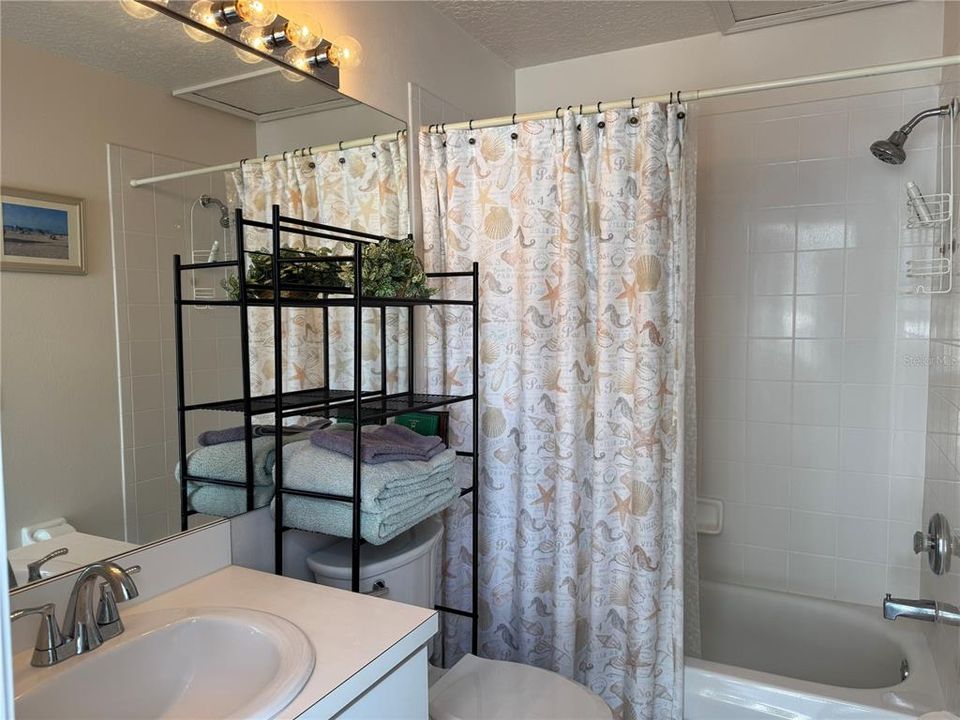 Active With Contract: $314,750 (2 beds, 2 baths, 1722 Square Feet)