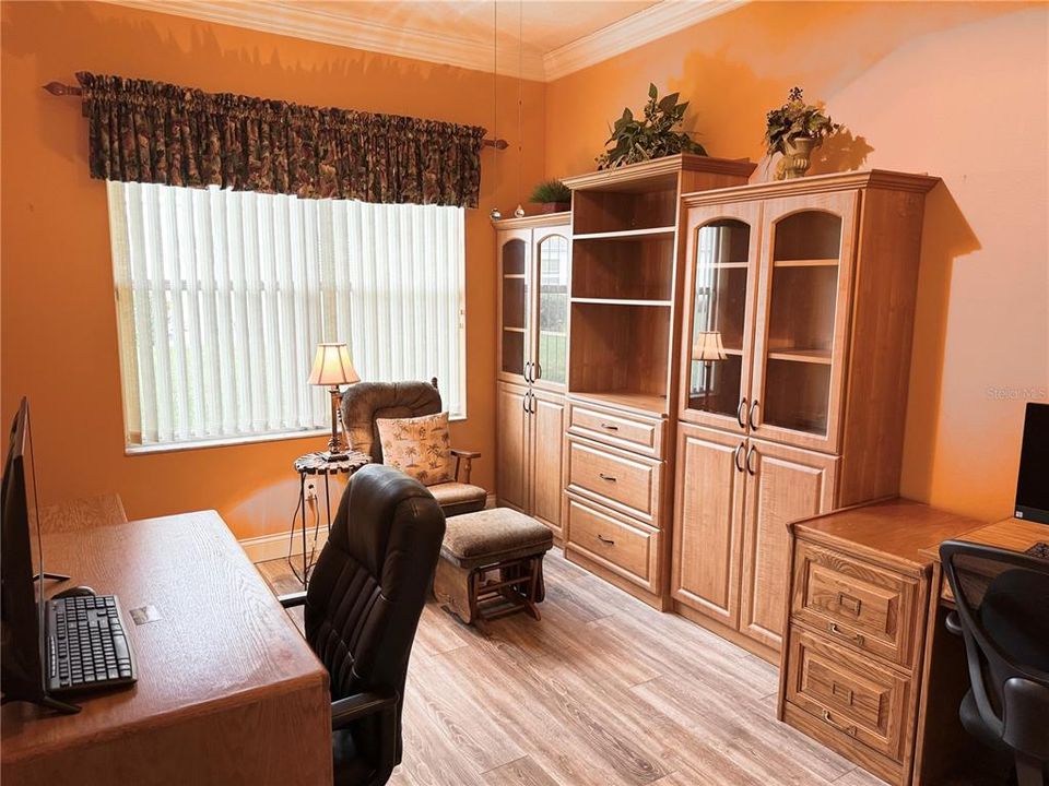 Active With Contract: $314,750 (2 beds, 2 baths, 1722 Square Feet)