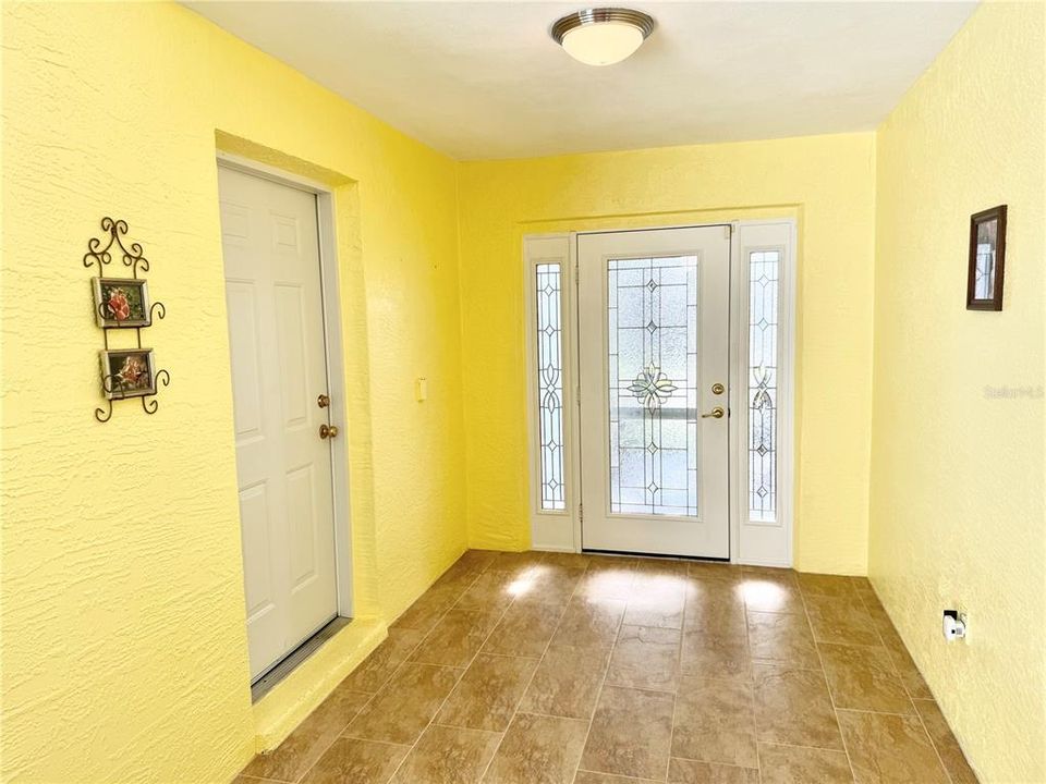 Active With Contract: $314,750 (2 beds, 2 baths, 1722 Square Feet)