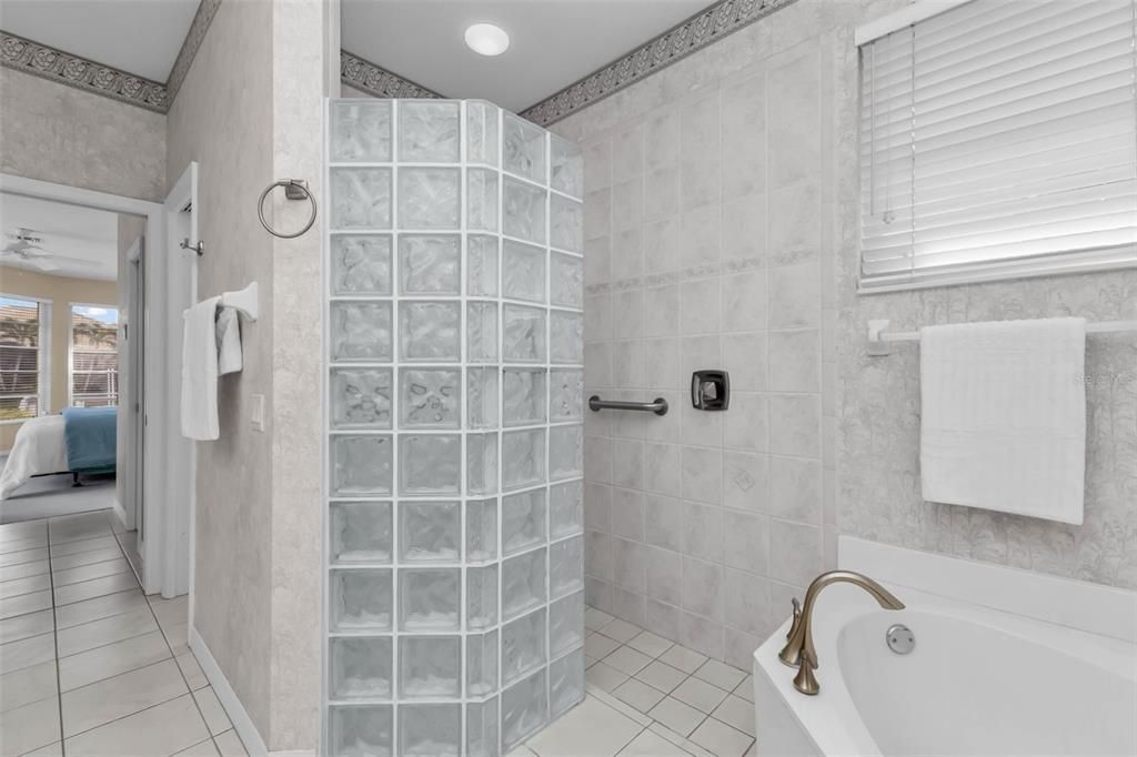 待售: $849,000 (3 贝兹, 2 浴室, 2495 平方英尺)