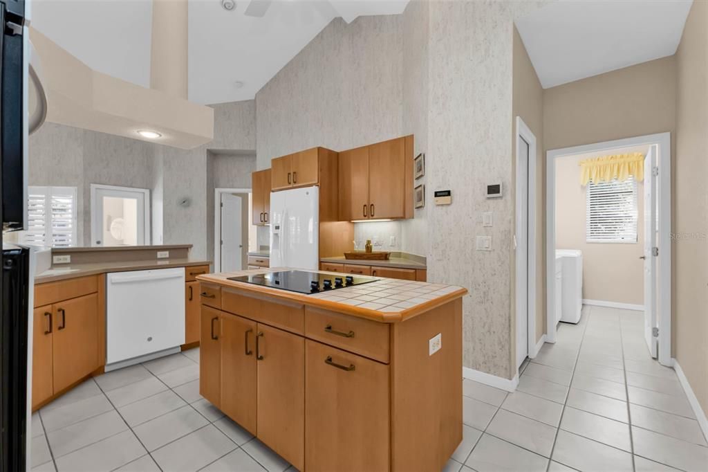 待售: $849,000 (3 贝兹, 2 浴室, 2495 平方英尺)