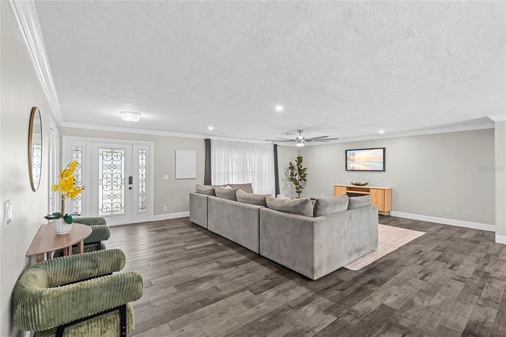 待售: $1,350,000 (3 贝兹, 2 浴室, 2124 平方英尺)